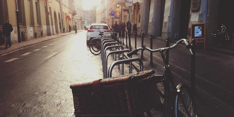 产业互联网深度赋能：SaaS与平台化如何驱动传统行业实现价值跃迁 | 市场分析与商业洞察